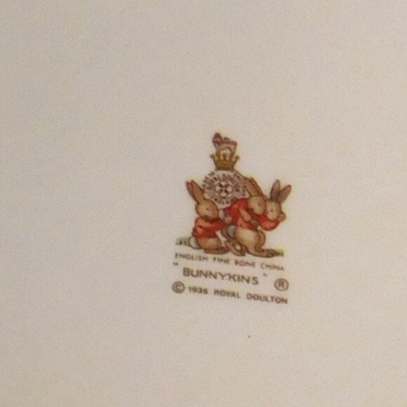 Royal Doulton Bunnykins English Child's Dinnerware Bowl Plate Cup Vintage - Picture 4 of 9